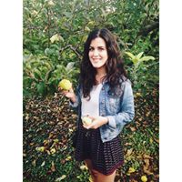 Julia Pritchett Photo 11