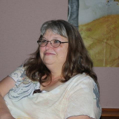 Julie Leach Photo 22