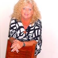 Mandy Symonds Photo 4