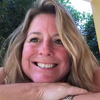 Debra Watt Photo 16