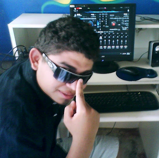 Rene Ramos Photo 31