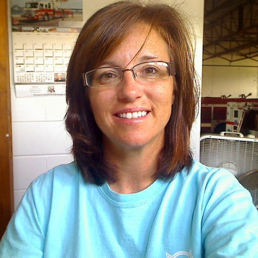 Amanda Hodge Photo 35