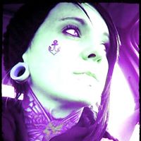 Julia Dave Photo 3