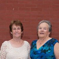 Elizabeth Armstrong Photo 12