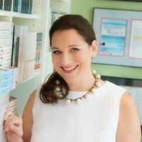 Jennifer Weiner Photo 23