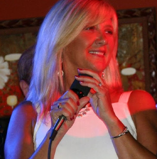 Debbie Walton Photo 8