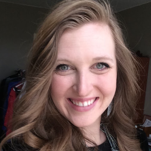 Elizabeth Hansen Photo 26