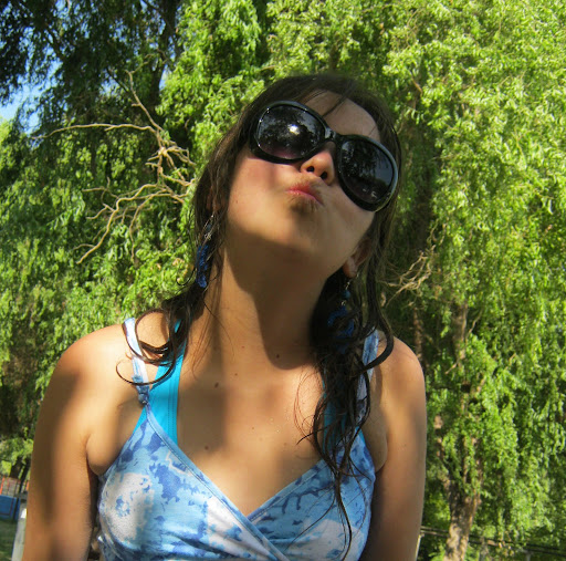 Victoria Gonzalez Photo 36