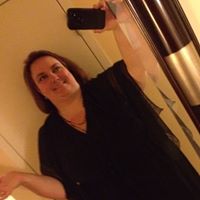 Julia Groves Photo 9