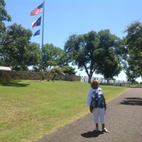 Rebecca Reaves Photo 7