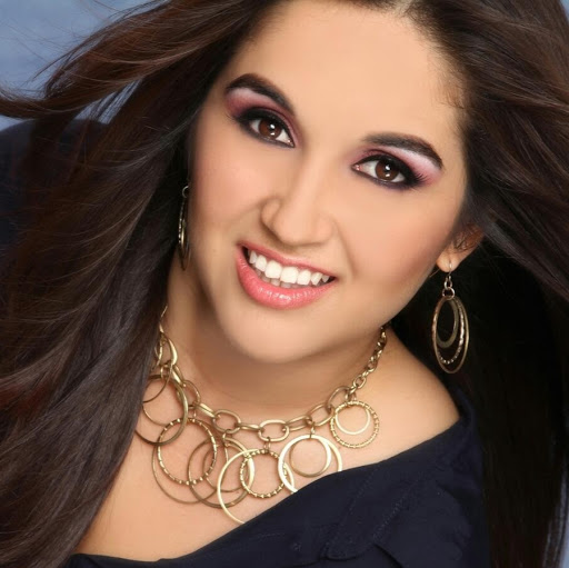 Alejandra Reyes Photo 27