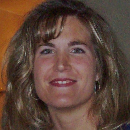 Elizabeth Brooks Photo 21