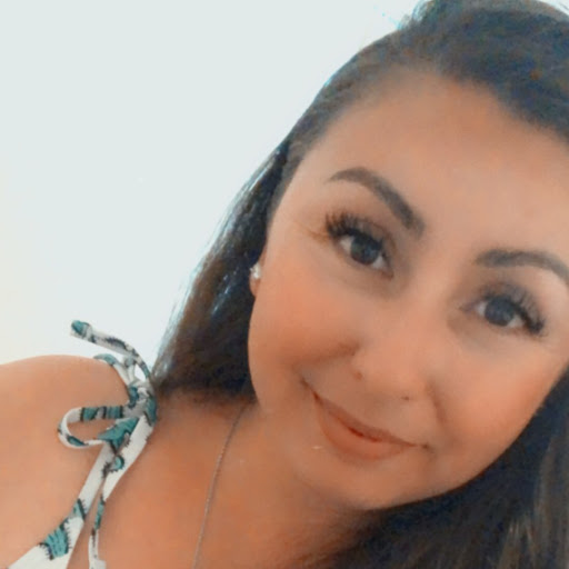 Michelle Salas Photo 37