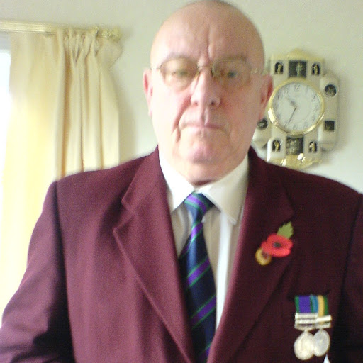 Harry Jones Photo 13