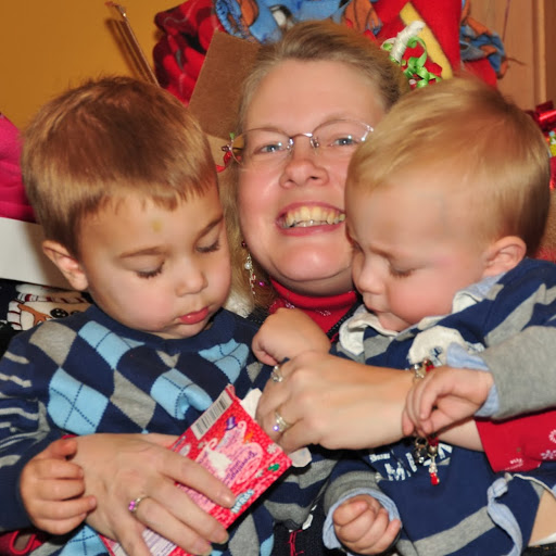 Michele Anderson Photo 33