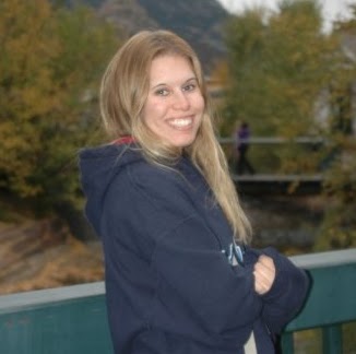 Lindsay Lyons Photo 25