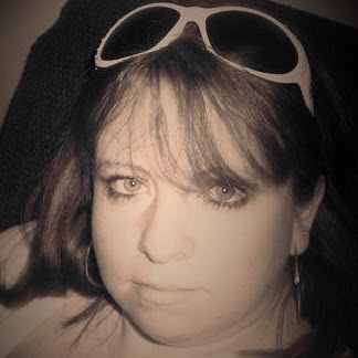 Angela Wolfe Photo 15