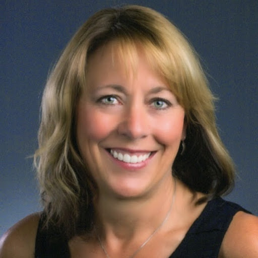 Lora Yates Photo 8