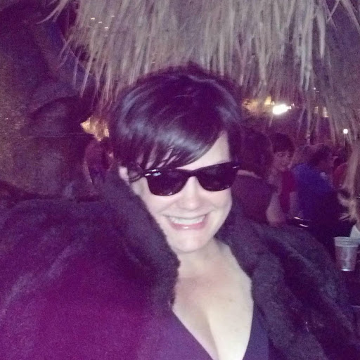 Lisa Loveless Photo 8