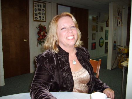 Debbie Maxwell Photo 17