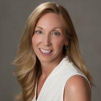 Erika Armstrong Photo 6