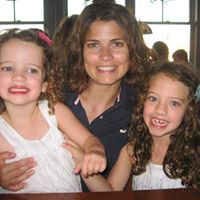 Julie Gillespie Photo 27