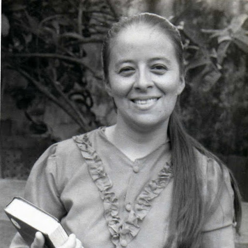 Eunice Vargas Photo 24
