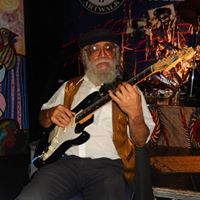 Vernon Brown Photo 27