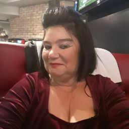 Diane Roberts Photo 27