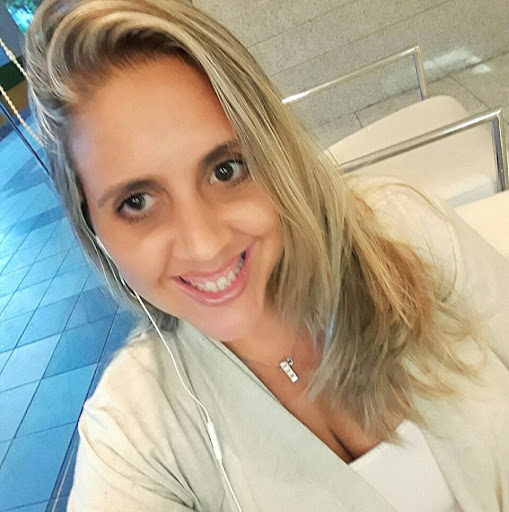 Monique Cunha Photo 6