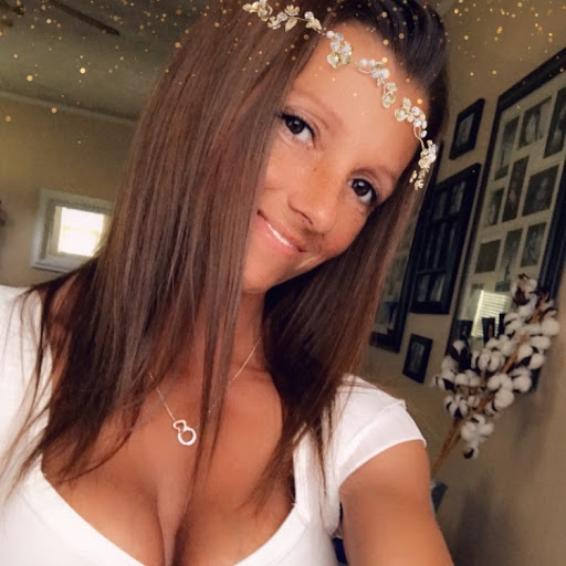 Cassie Cartwright Photo 24