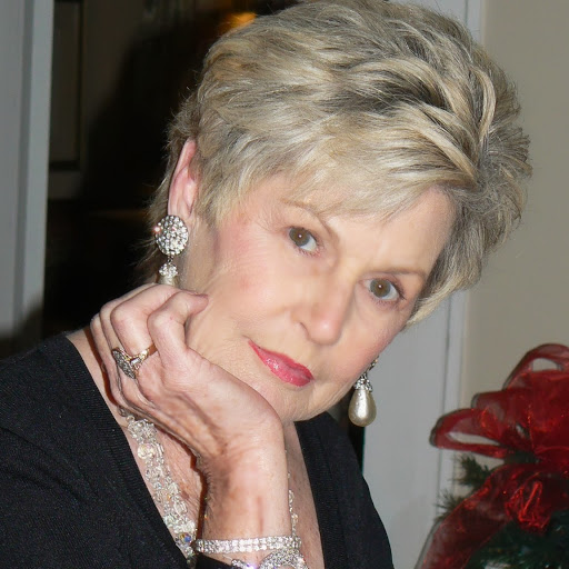 Lynda Hudson Photo 33