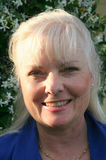 Jeannie Collins Photo 26