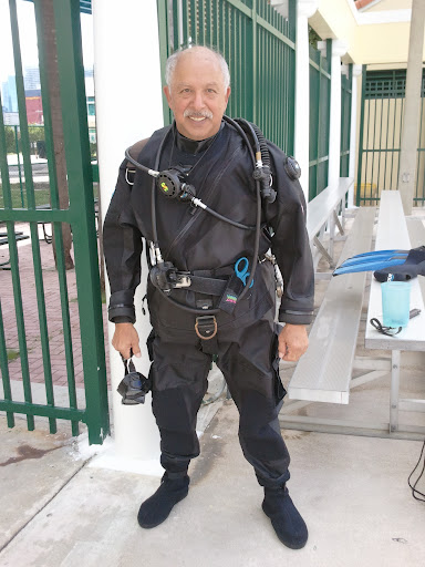 Robert Lucas Photo 13