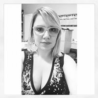 Laura Michels Photo 6