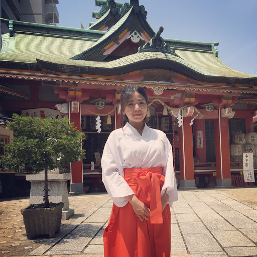 May Lee Photo 27
