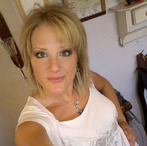 Sarah Banks Photo 7