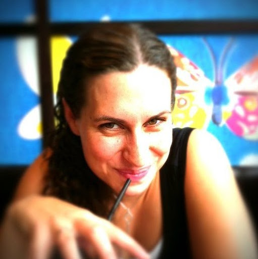 Joanna Thomas Photo 29