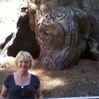 Julie Mullis Photo 9