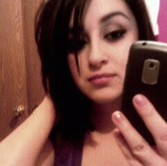 Kelly Gonzalez Photo 40