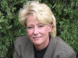 Lisa Larson Photo 29