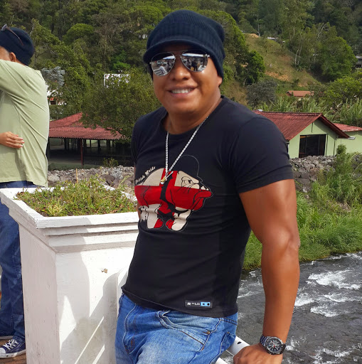 Elvis Ramirez Photo 32