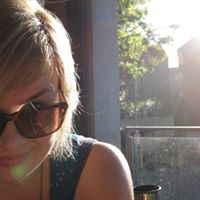 Anna Metcalfe Photo 10