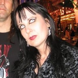 Linda Knowles Photo 32
