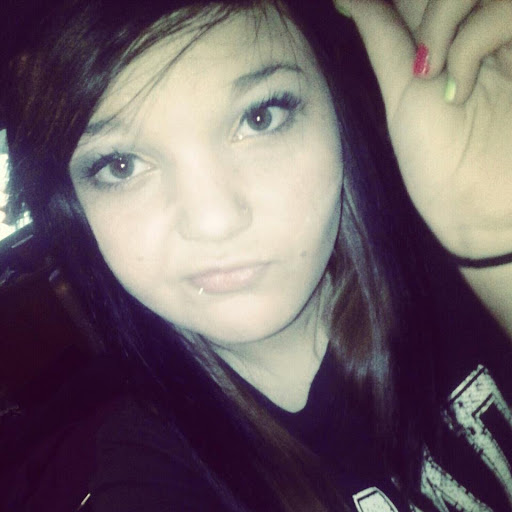 Ellie Phillips Photo 10