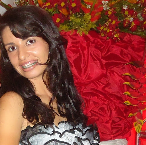 Daniela Saraiva Photo 16