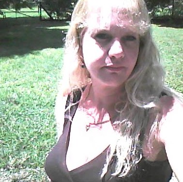 Sandy Maxwell Photo 34