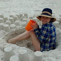 Elizabeth Bridges Photo 24
