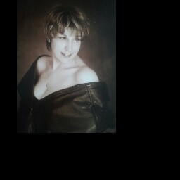 Alison Pearson Photo 22