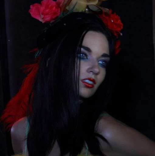 Erin Upton Photo 7